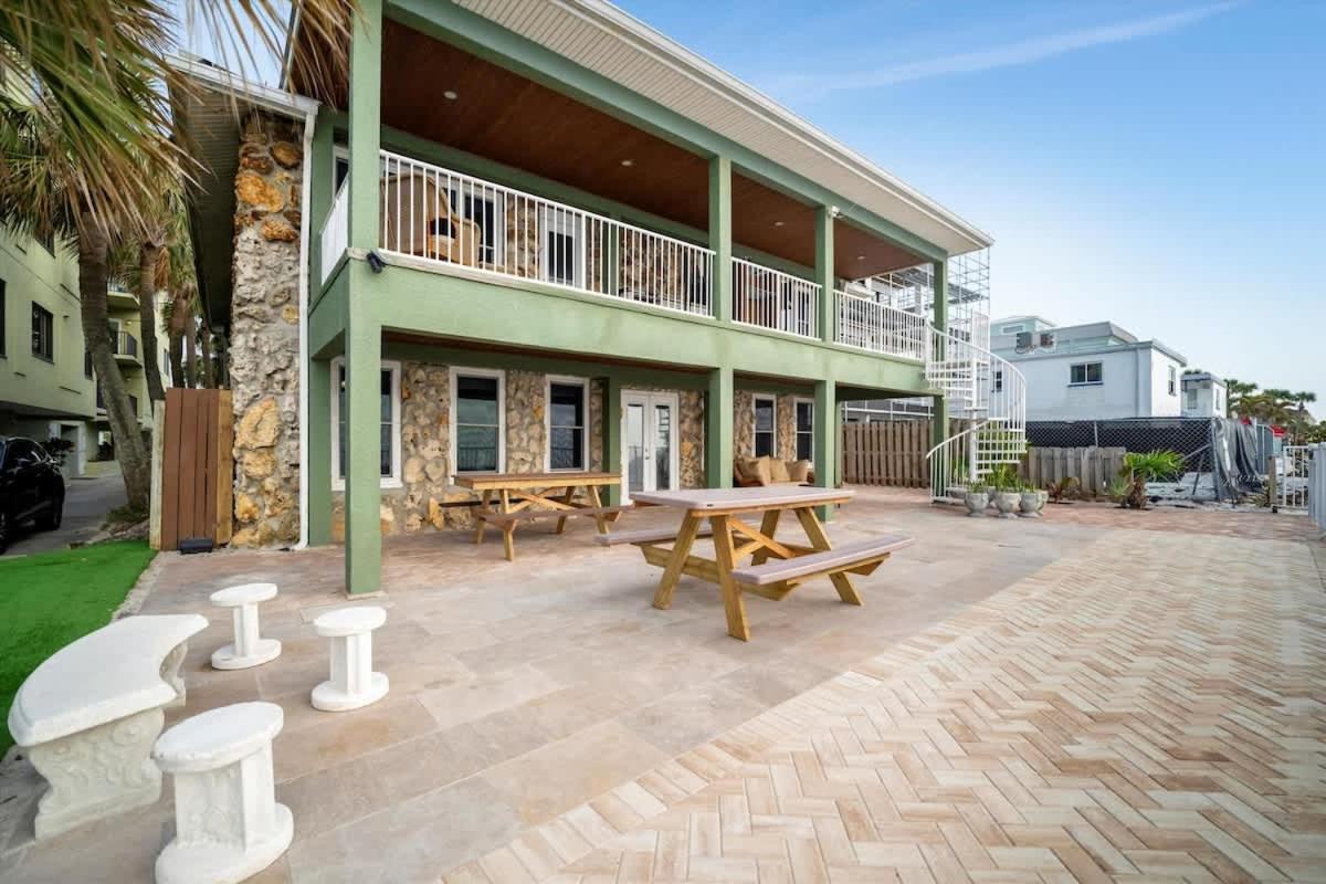 Stones Throw Beachside Bungalow #1 On The Beach Clearwater Beach Kültér fotó